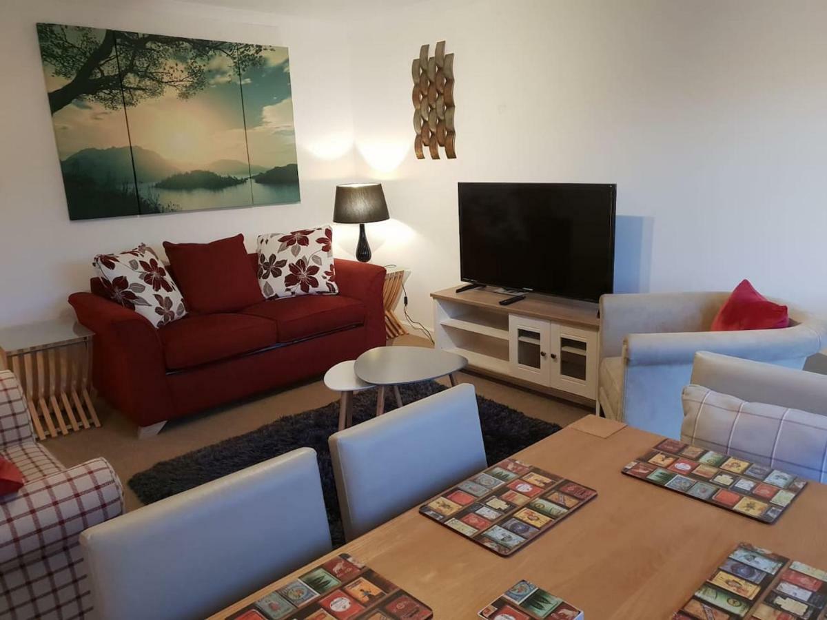 Chic Flat At Hairmyres Hospital & Train Station Appartamento East Kilbride Esterno foto