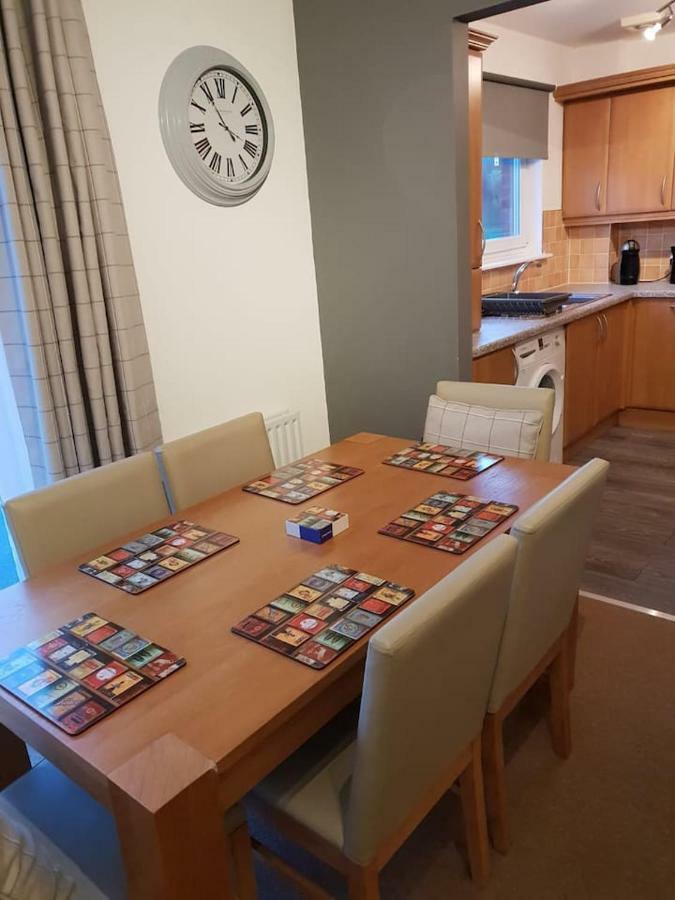 Chic Flat At Hairmyres Hospital & Train Station Appartamento East Kilbride Esterno foto